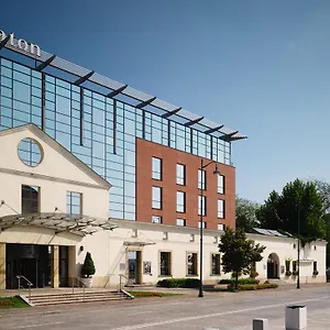 https://sheraton-grand-krakow.krakowhotelspoland.com