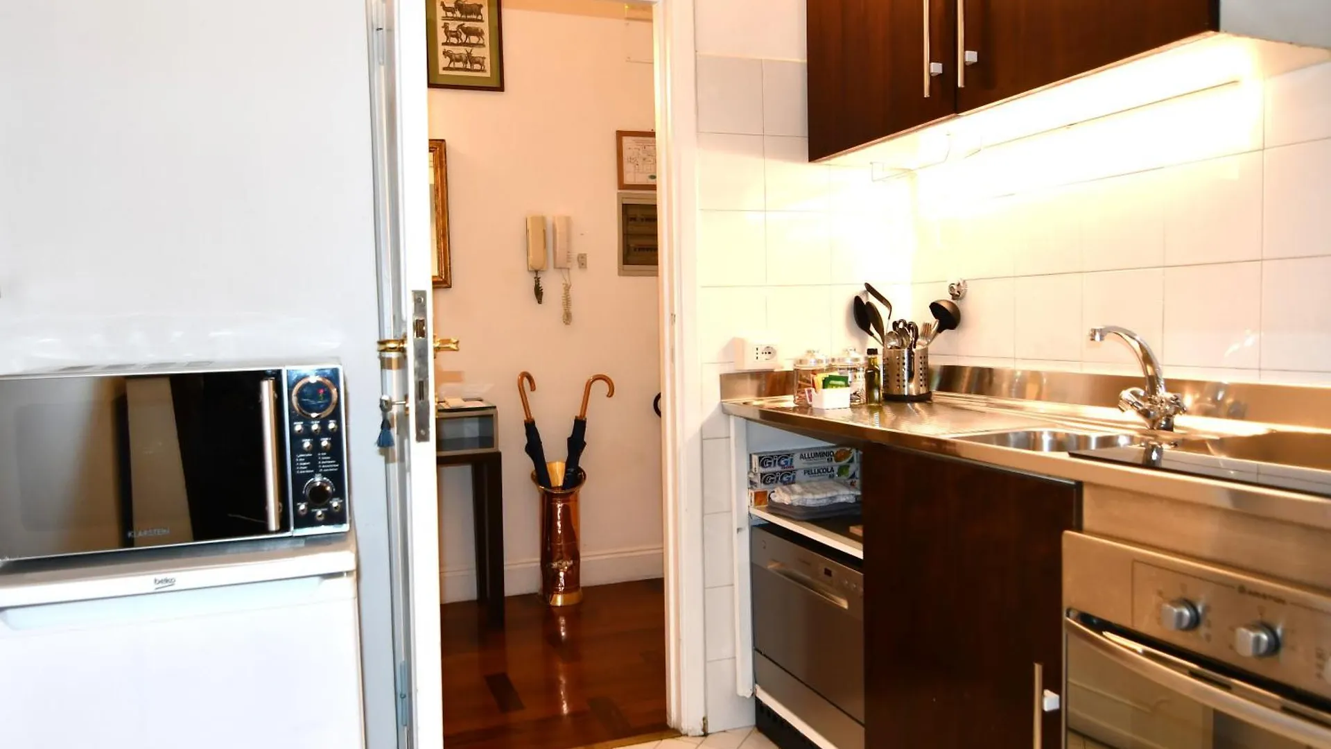 **  Aparthotel Babuino 79 Roma Italia